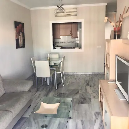 Port, 1 Bedroom - Only 5 Minutes Walk Into Port